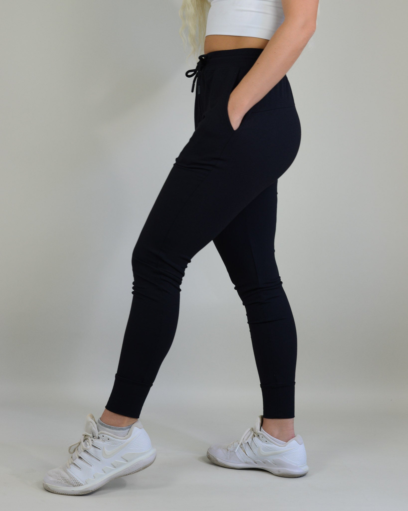 Queen's Royal Jogger - Black